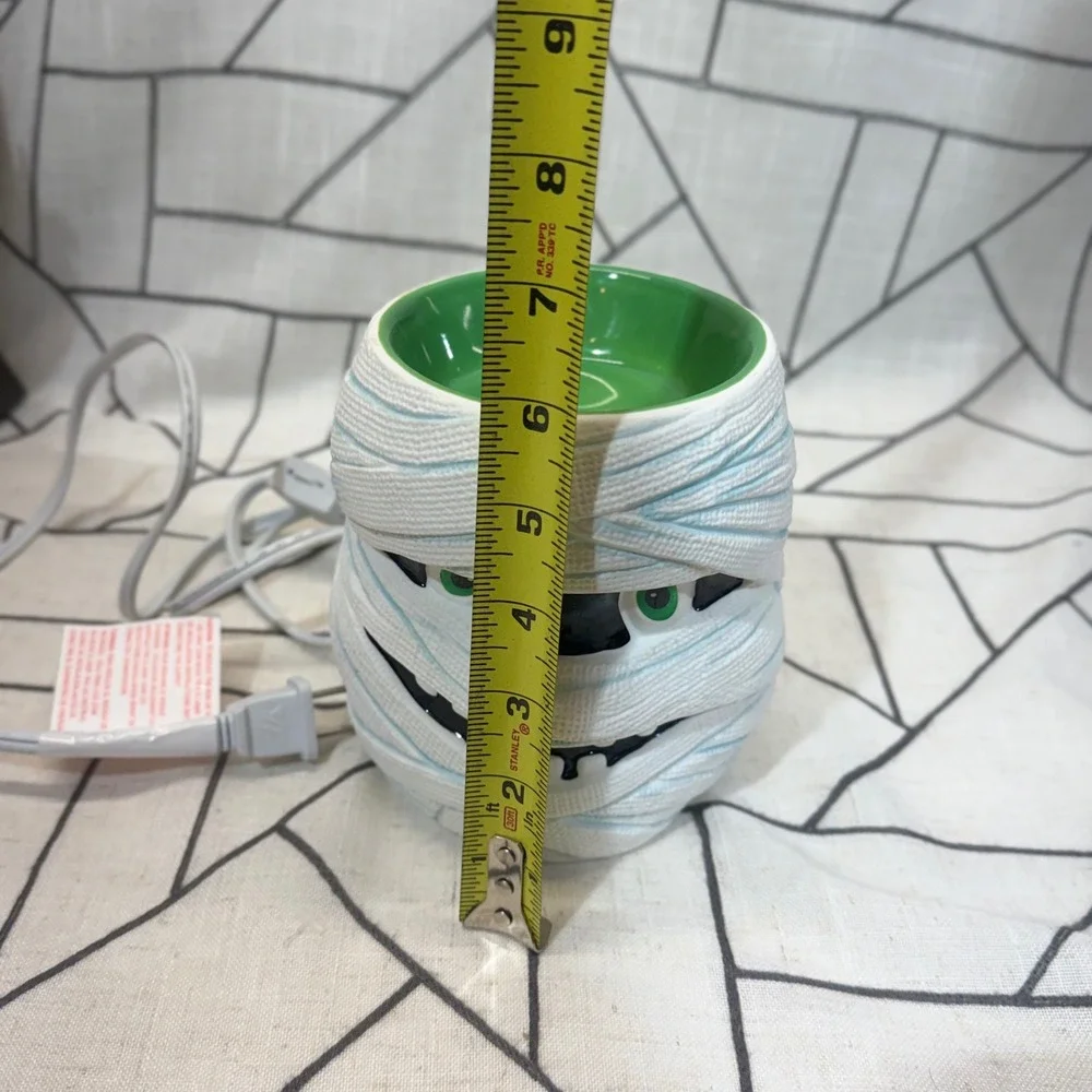 Scentsy‎ Under Wraps Mummy Wax Warmer OS White Green Halloween Decor 62812